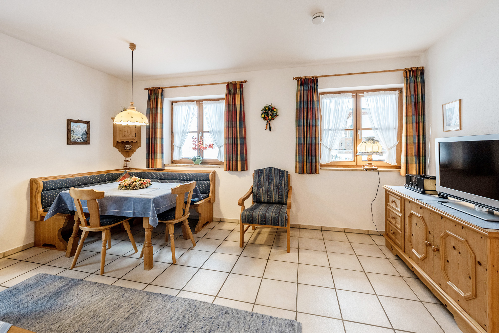 Auerr-Fewo-Haus-Laintalschrofen-Fewo-Wetterstein-2_web